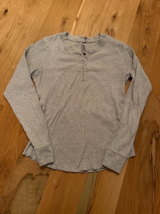 SKIMS Tops - Skims Ribbed Cotton Henley Top